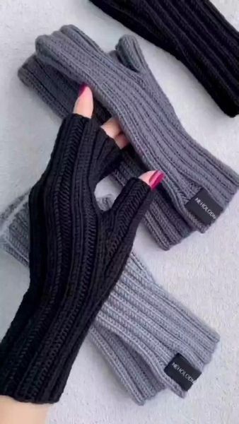 Мериносова пряжа Falkland Worsted Etrofil № 71000 білий нитки для в"язання Форкленд Ворстед WB00725 фото